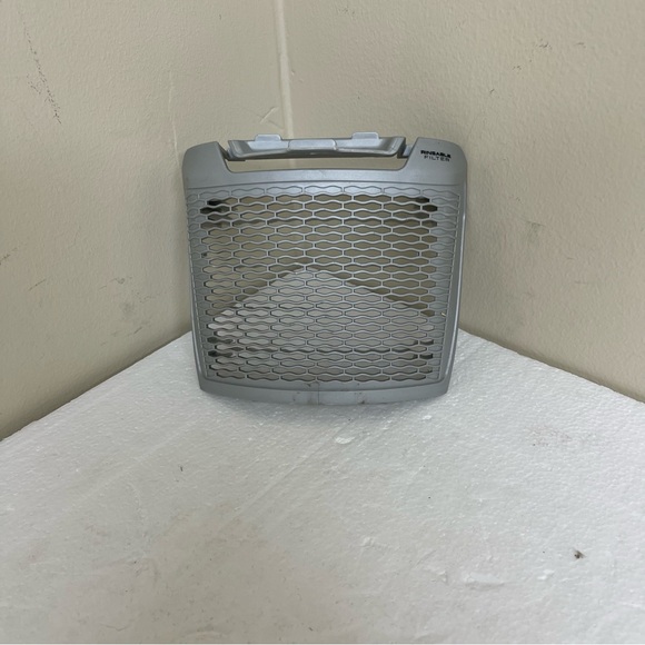Dirt Devil Power Max Pet Vacuum Cleaner - Model UD70167P - Filter Cover - Picture 1 of 4